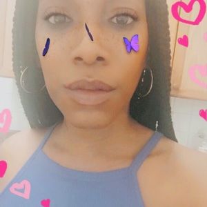 Meet your Posher, Cassandra